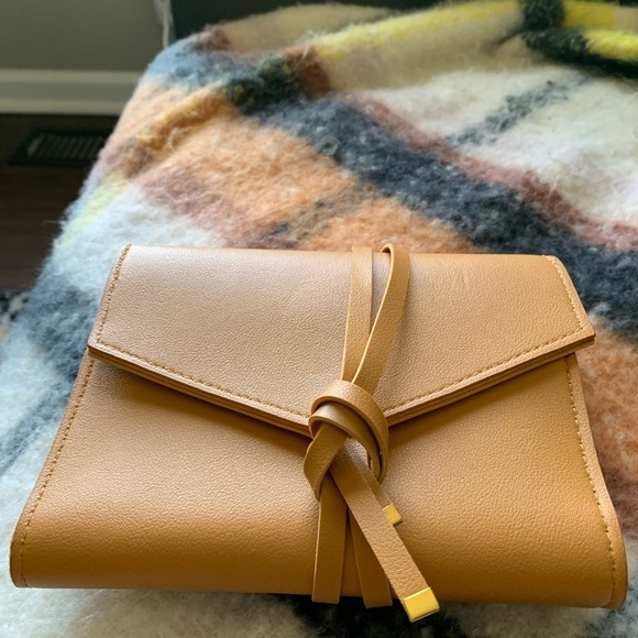 Glass Ladder & Co Accessories - Glass Ladder & Co. Katherine Tech Organizer Roll in Honey